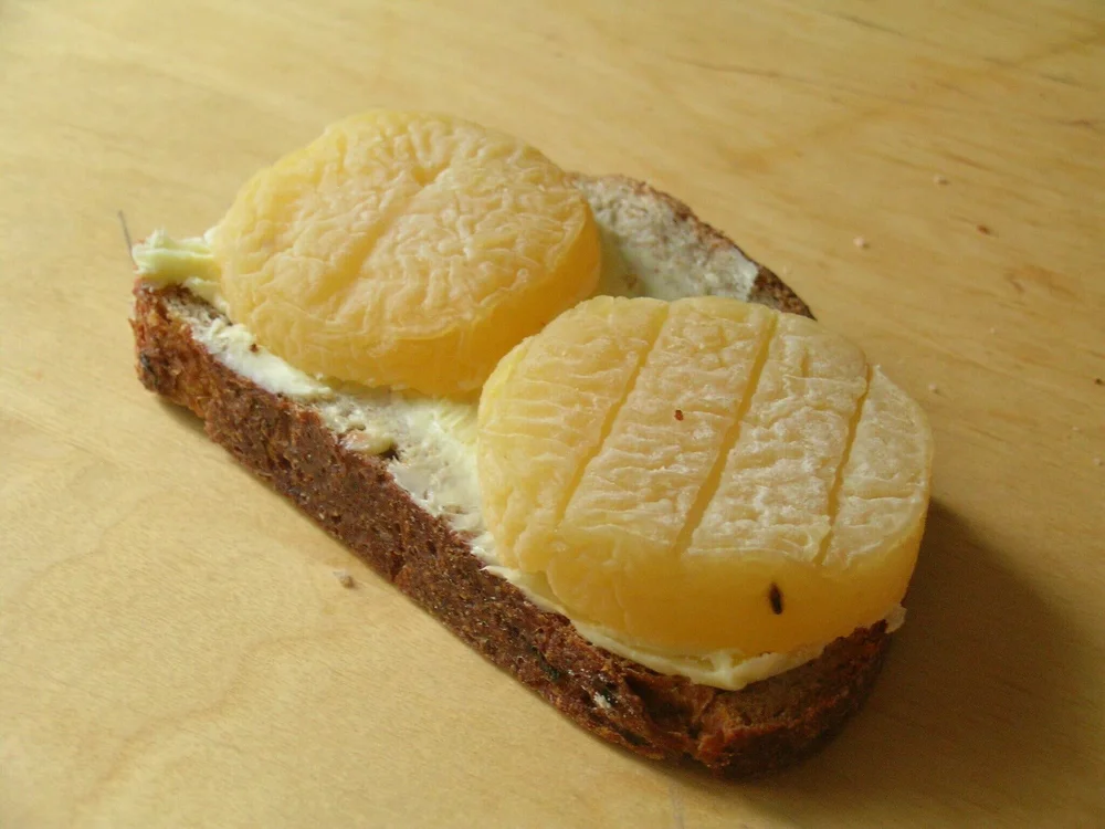 _Handkäse toast_ by Ibán is licensed under CC BY-NC-SA 2.0.jpg